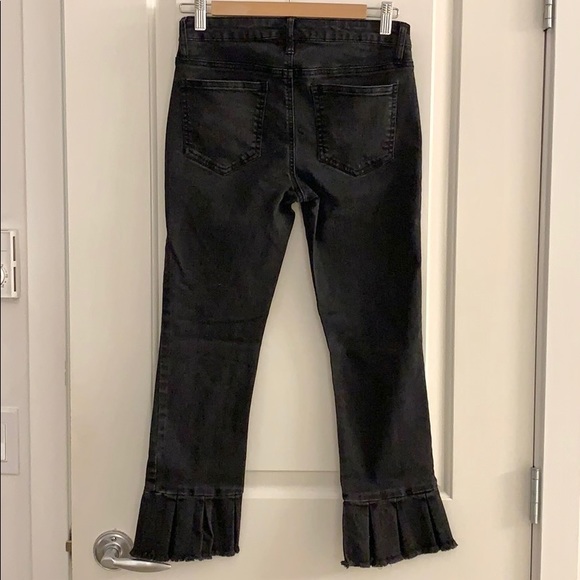 Design Lab Lord & Taylor Black Crop Ruffle Jeans - Picture 7 of 13